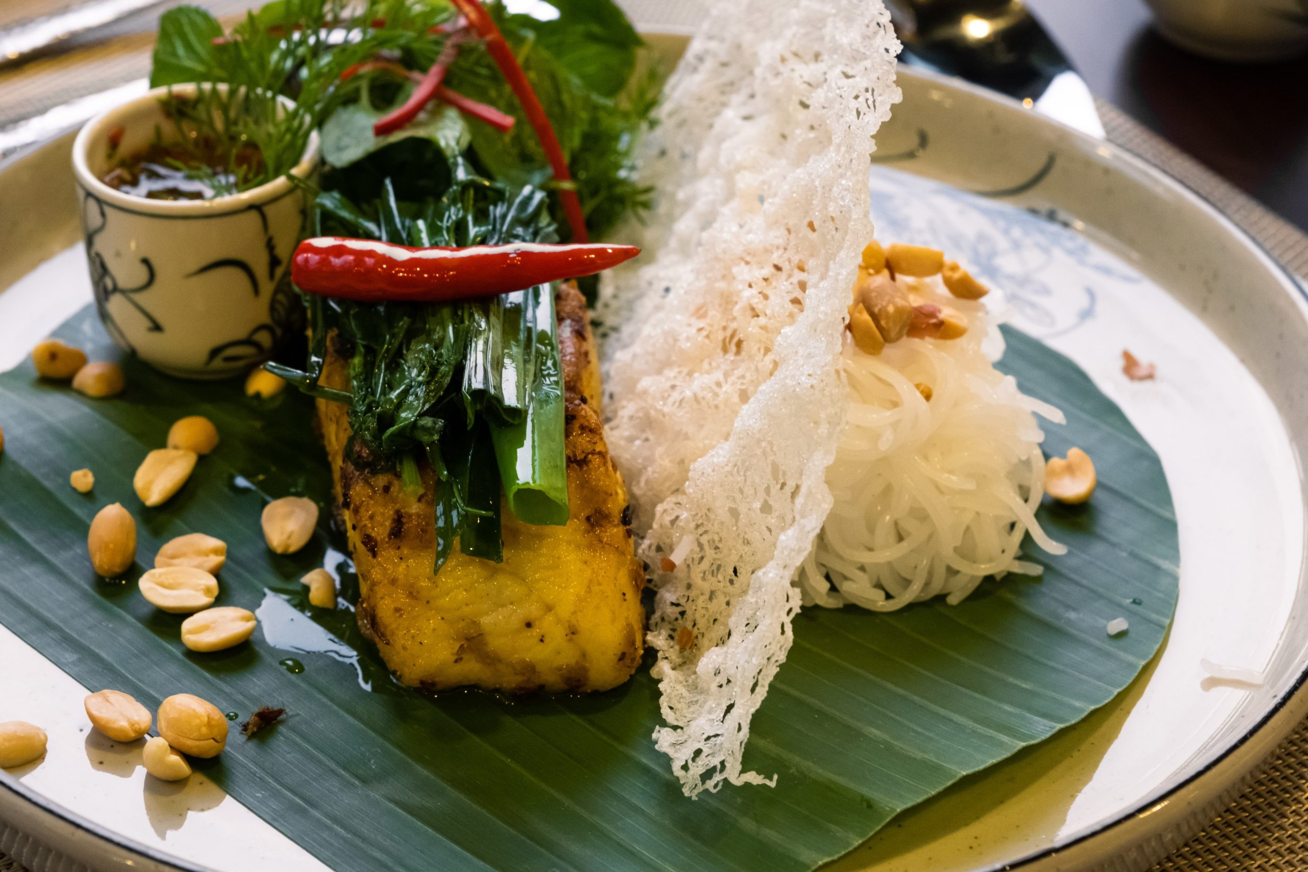 Những bữa ăn đặc sắc trên du thuyền Vịnh Hạ Long, nhất định phải thử!!